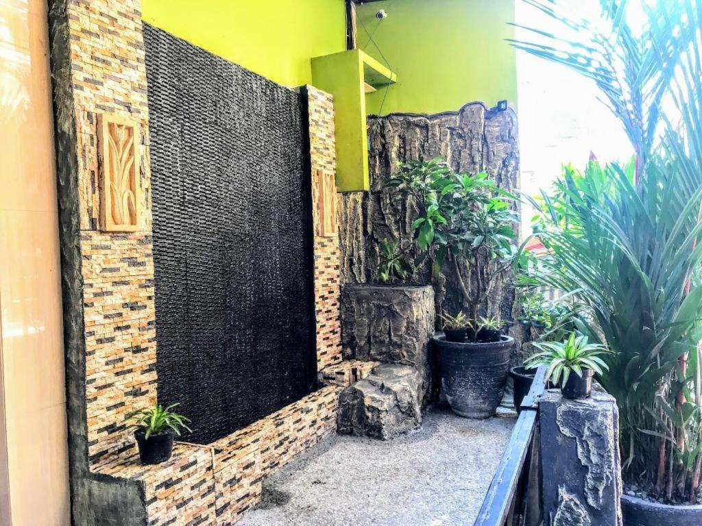 B Shaw Hotel Cakarta Dış mekan fotoğraf
