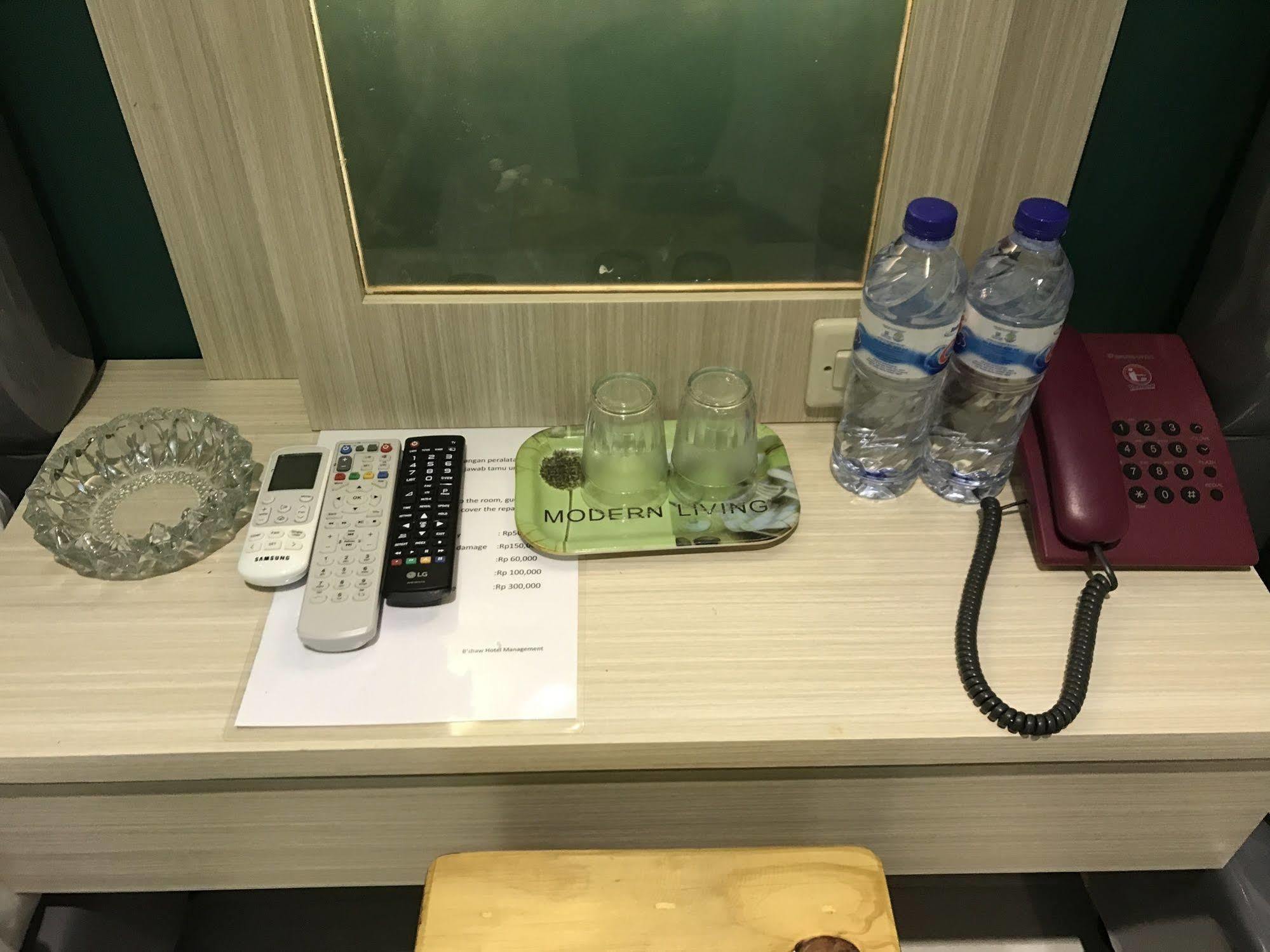 B Shaw Hotel Cakarta Dış mekan fotoğraf